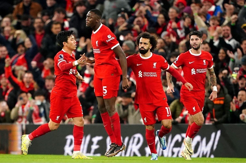 Salah tiếp tục tỏa sáng để cứu rỗi Liverpool